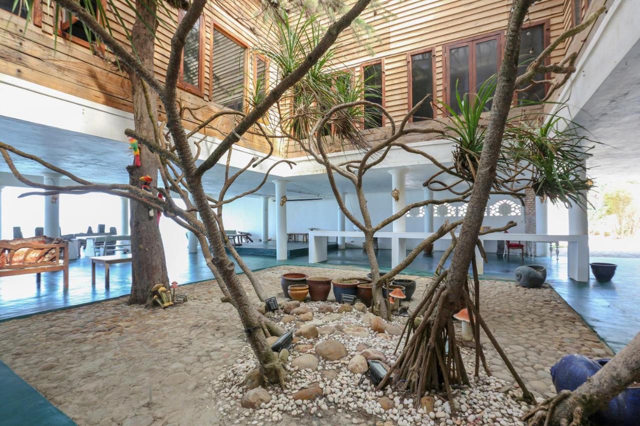 Villa Danialla Beach Resort Kampong Ayer Terjun Pinang Zewnętrze zdjęcie