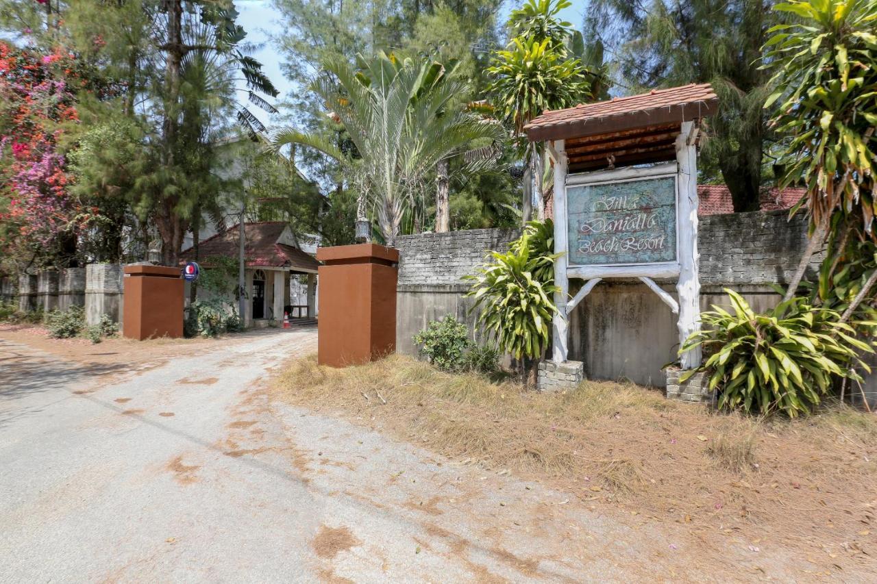 Villa Danialla Beach Resort Kampong Ayer Terjun Pinang Zewnętrze zdjęcie
