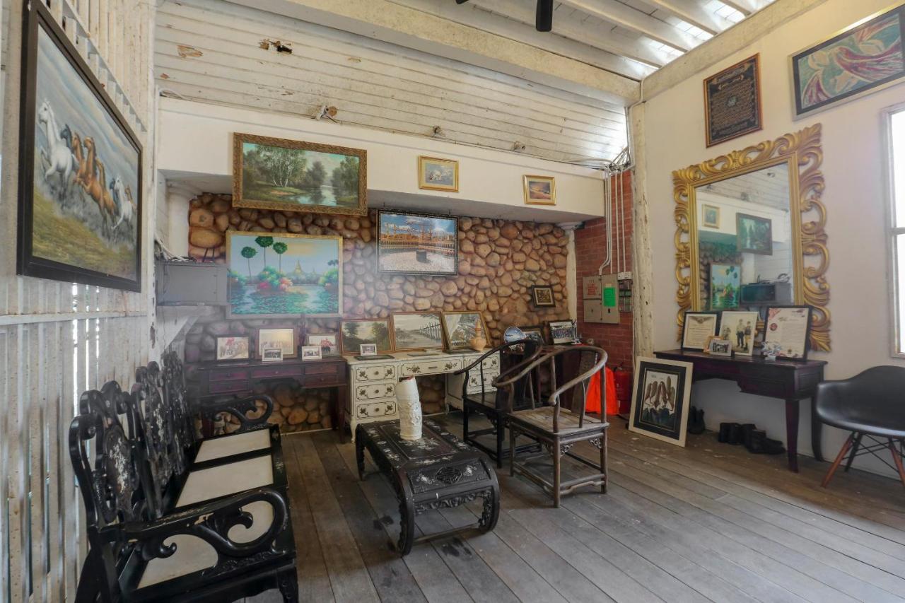 Villa Danialla Beach Resort Kampong Ayer Terjun Pinang Zewnętrze zdjęcie