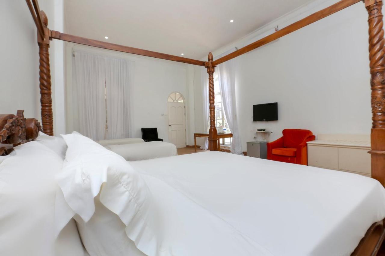 Villa Danialla Beach Resort Kampong Ayer Terjun Pinang Zewnętrze zdjęcie