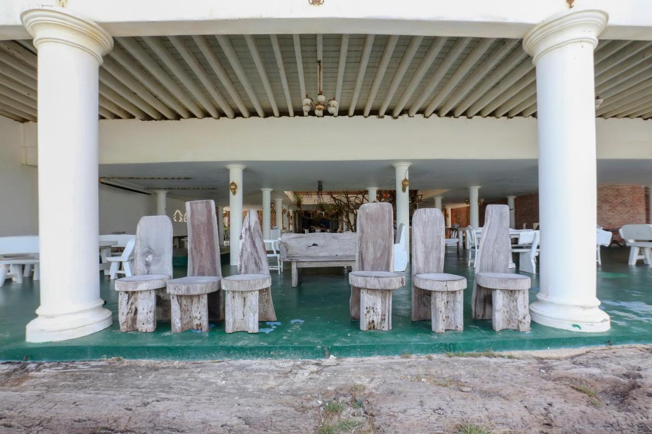 Villa Danialla Beach Resort Kampong Ayer Terjun Pinang Zewnętrze zdjęcie