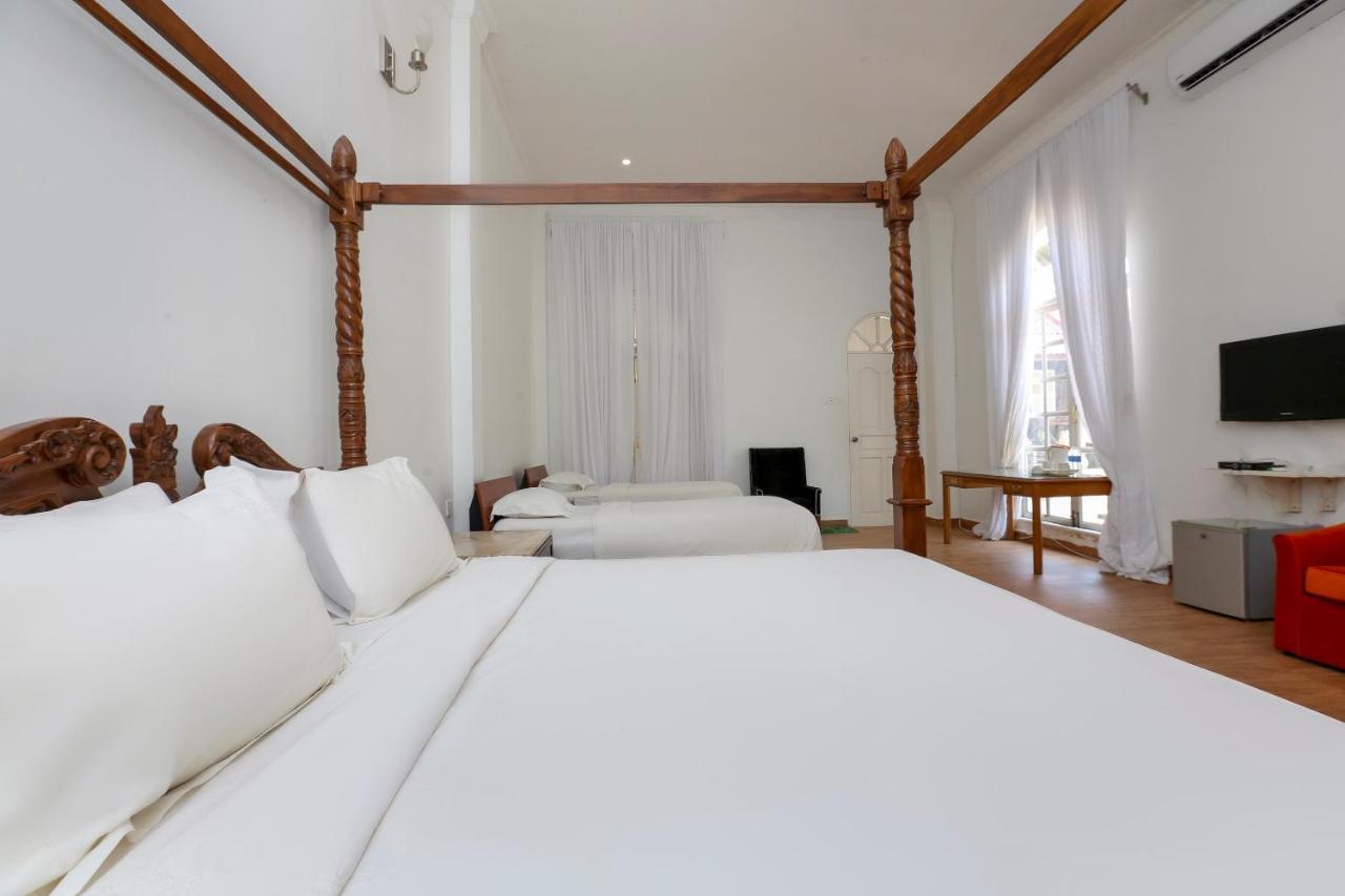 Villa Danialla Beach Resort Kampong Ayer Terjun Pinang Zewnętrze zdjęcie