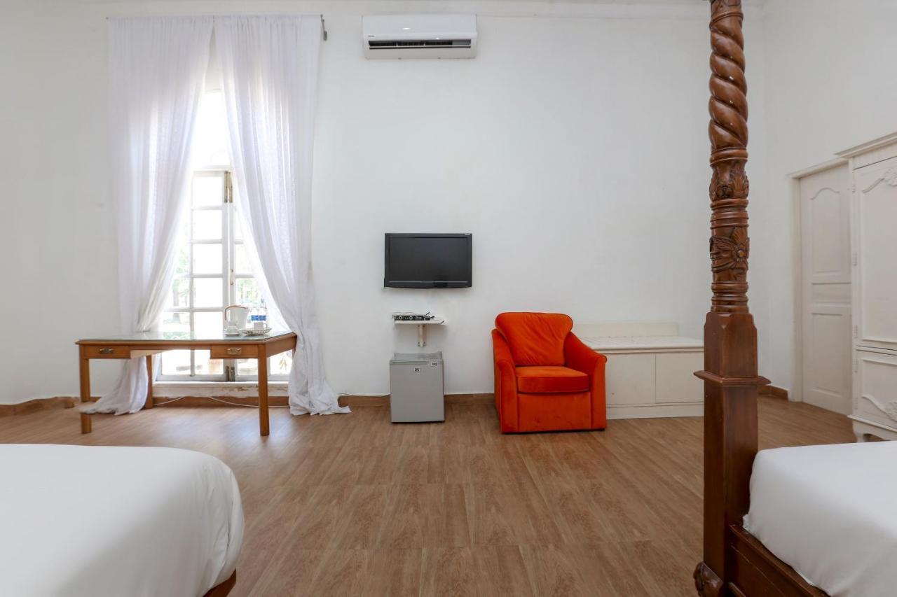 Villa Danialla Beach Resort Kampong Ayer Terjun Pinang Zewnętrze zdjęcie